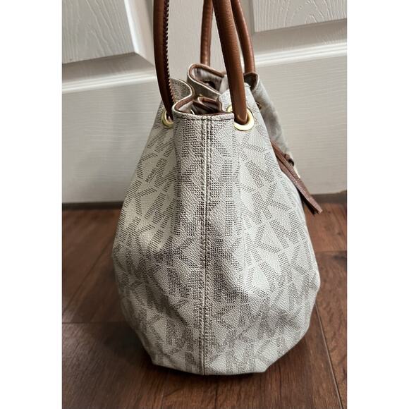 MICHAEL KORS Signature Canvas Leather Tasseled Ring Bucket Tote with BONUS - Picture 6 of 16